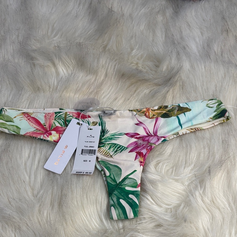 PilyQ "Tulum" or "Bahamas" collection item, featuring a vibrant tropical,